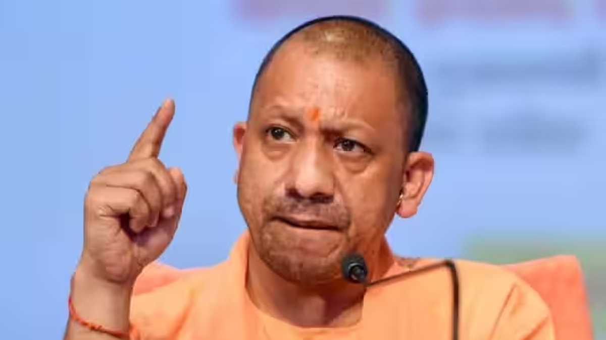 एक्सीडेंटल हिंदू गीता प्रेस को मिले सम्मान को पचा नहीं पा रहे हैं : योगी